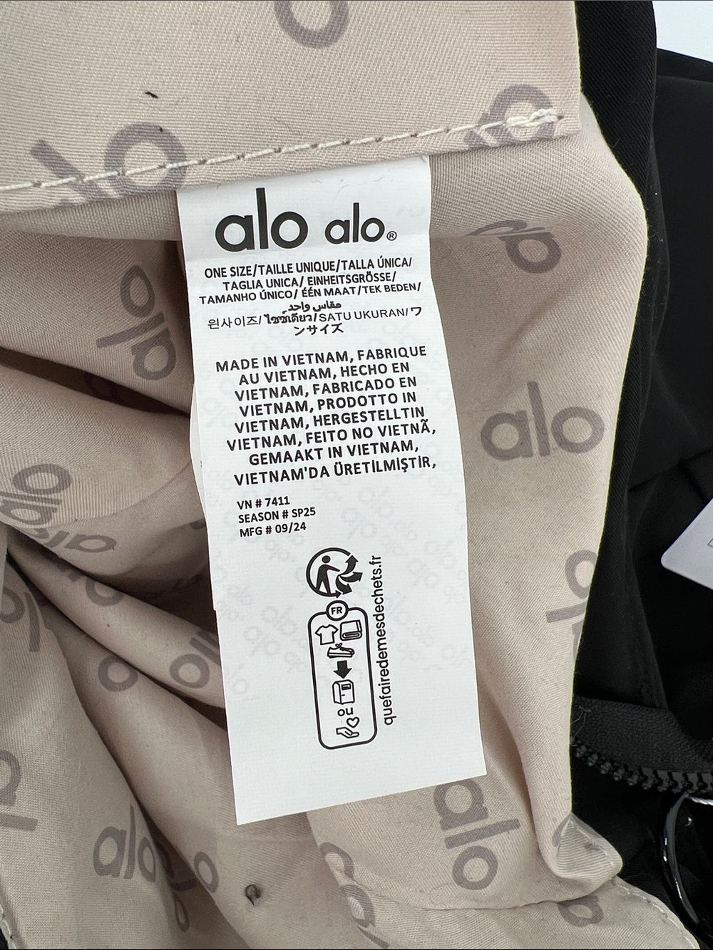 ALO Yoga Black Everyday Large Tote with Dual Shoulder Straps - Picture 8 of 8
